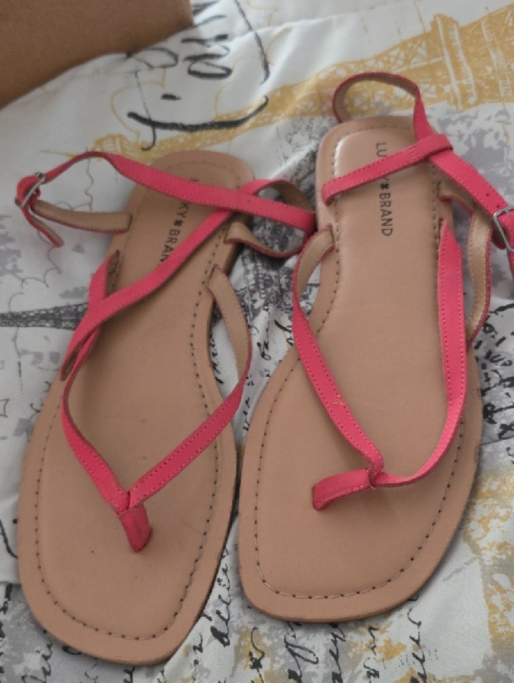 Lucky Brand Pink T‑Strap Flat Sandals